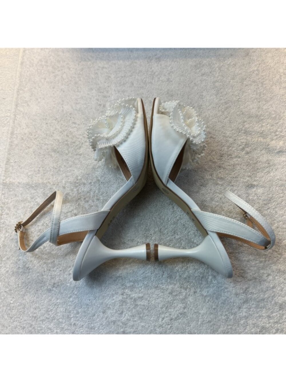 Chinese Laundry Jovie SZ 9.5 White Heels Wedding Ruffle PeepToe Ankle Strap New - Picture 2 of 9
